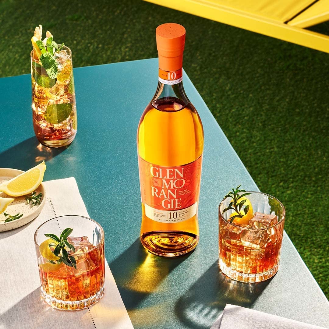 Glenmorangie 10 Year Old Aged in Bourbon Casks The Original Highland Single Malt Scotch Whisky ABV 40% Vol 70cl / 700ml (With Gift Box)