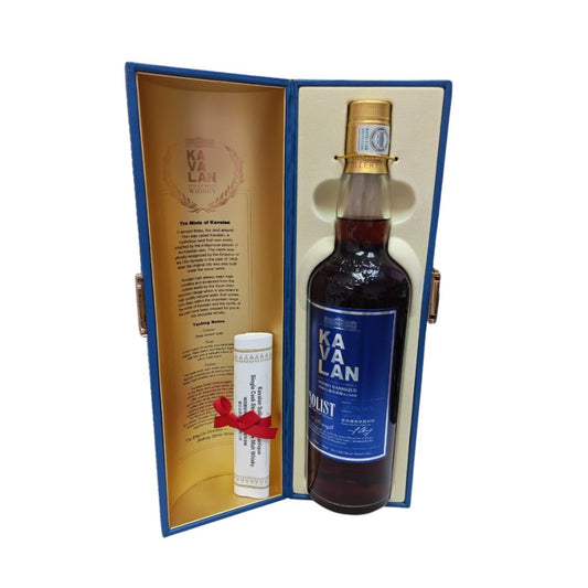Kavalan Solist Vinho Barrique (Earlier releases) Single Cask Cask Strength (pre 2020) ABV 57.1% 70cl with Gift Box (Vintage bottle. The box is not in good condition due to age, but the whisky bottle itself is in excellent condition.) (W120727067A-187)