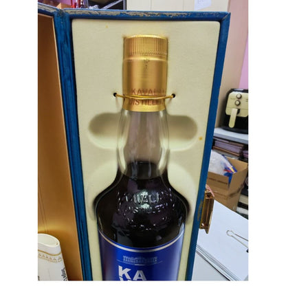 Kavalan Solist Vinho Barrique (Earlier releases) Single Cask Cask Strength (pre 2020) ABV 57.1% 70cl with Gift Box (Vintage bottle. The box is not in good condition due to age, but the whisky bottle itself is in excellent condition.)(W090325114)