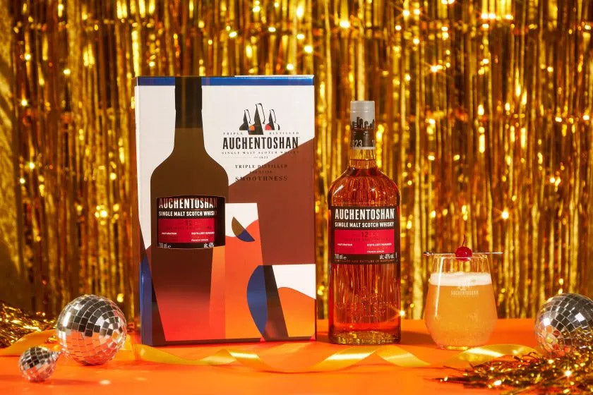 Auchentoshan 12 Year Old Tripled Distilled Lowland Single Malt Scotch Whisky Festive Gift Set ABV 40% Vol 70cl / 700ml
