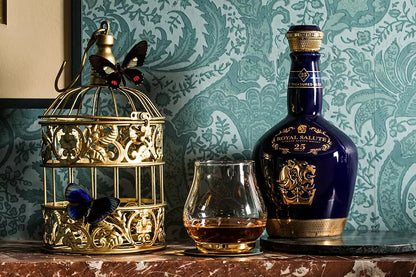 Royal Salute 25 Years Old The Treasured Blend Blended Scotch Whisky ABV 40% Vol 70cl / 700ml - Travel Exclusive