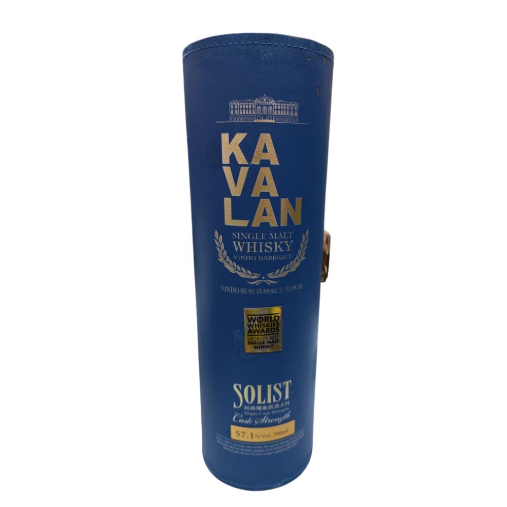 Kavalan Solist Vinho Barrique (Earlier releases) Single Cask Cask Strength (pre 2020) ABV 57.1% 70cl with Gift Box (Vintage bottle. The box is not in good condition due to age, but the whisky bottle itself is in excellent condition.)(W090325114)