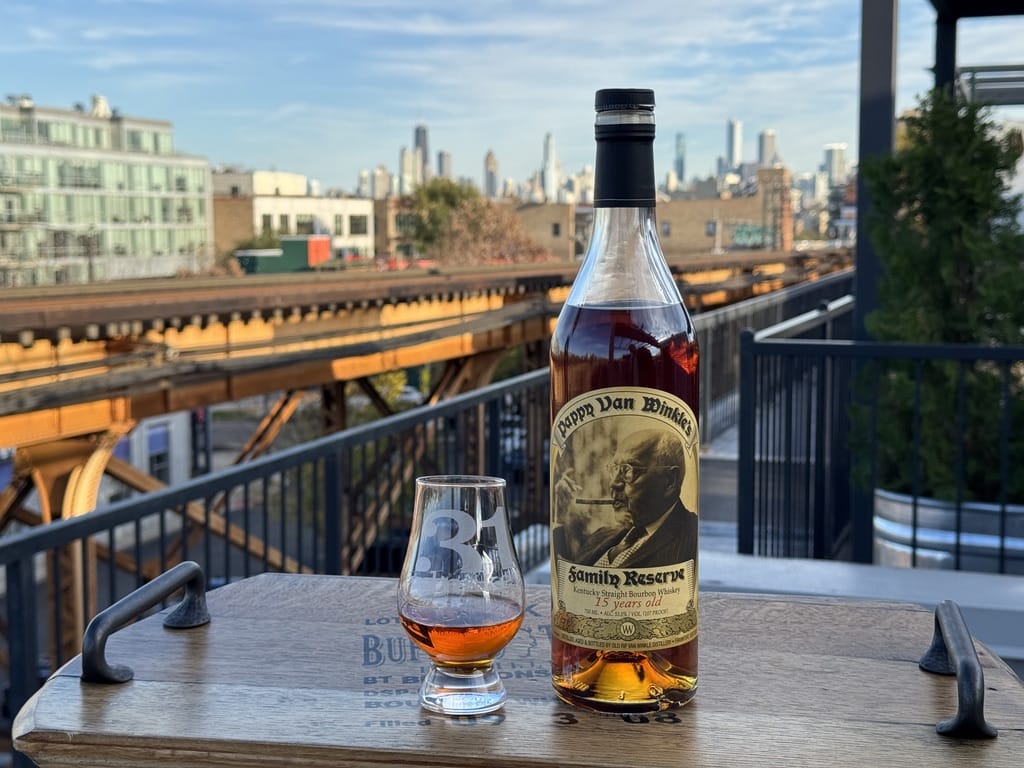 (Pre-Order 7 Days) Pappy Van Winkle Family Reserve 15 Year Old Kentucky Straight Bourbon Whiskey 53.50% ABV 750ml